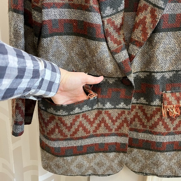 Vintage Michael K & Company 90’s Aztec Boho Blazer - Picture 8 of 10